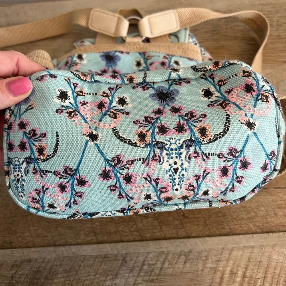 Sakroots Floral Print Light Blue Backpack